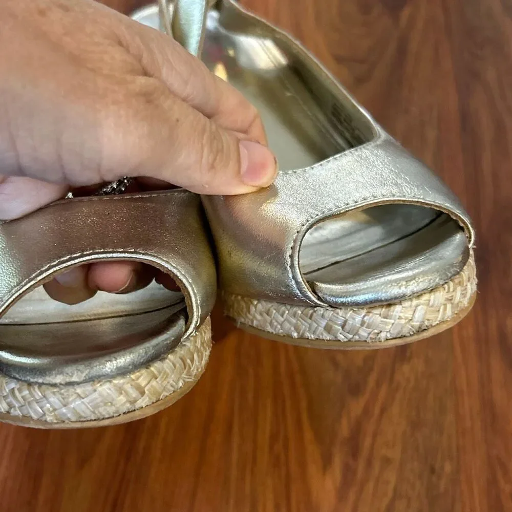 Lilly Pulitzer gold leather raffia wedges peep toe size 8